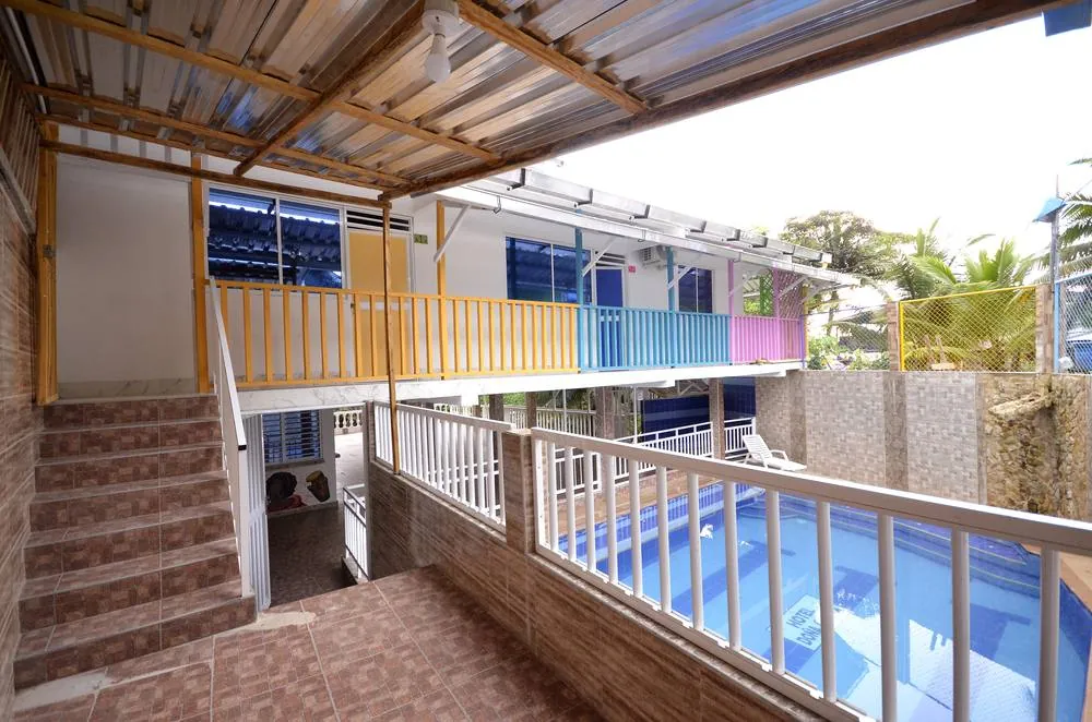 Piscina con escaleras